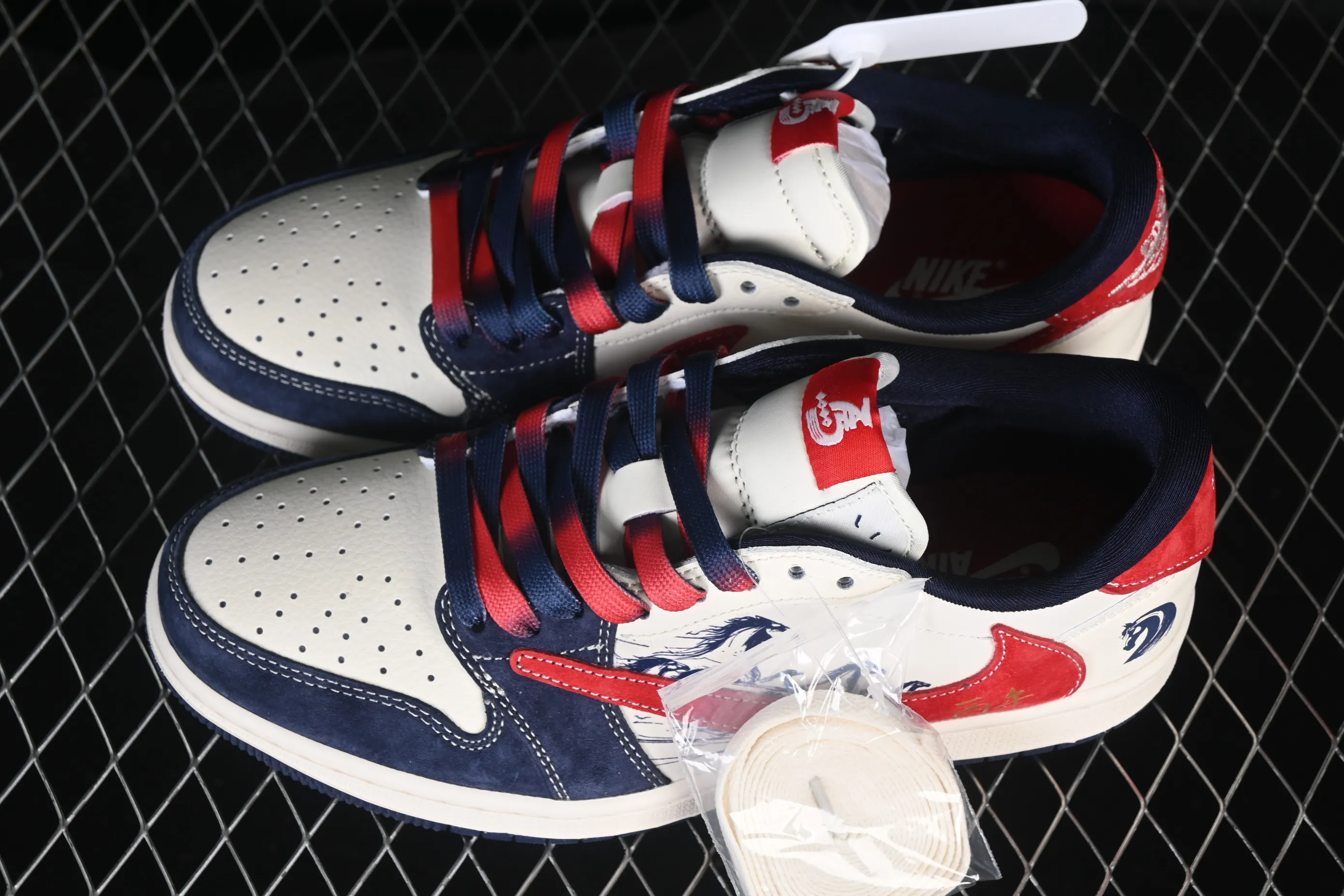 All categories Air Jordan Jordan series basketball shoes Air Jordan 1 Low High-end customized low-top sneakers Air Jordan 1 Low AJ1 Joe 1 Year of the Horse ink limited edition High-end customized low-top retro basketball shoes FC1688-251